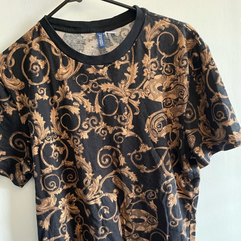 Artsy T-shirt